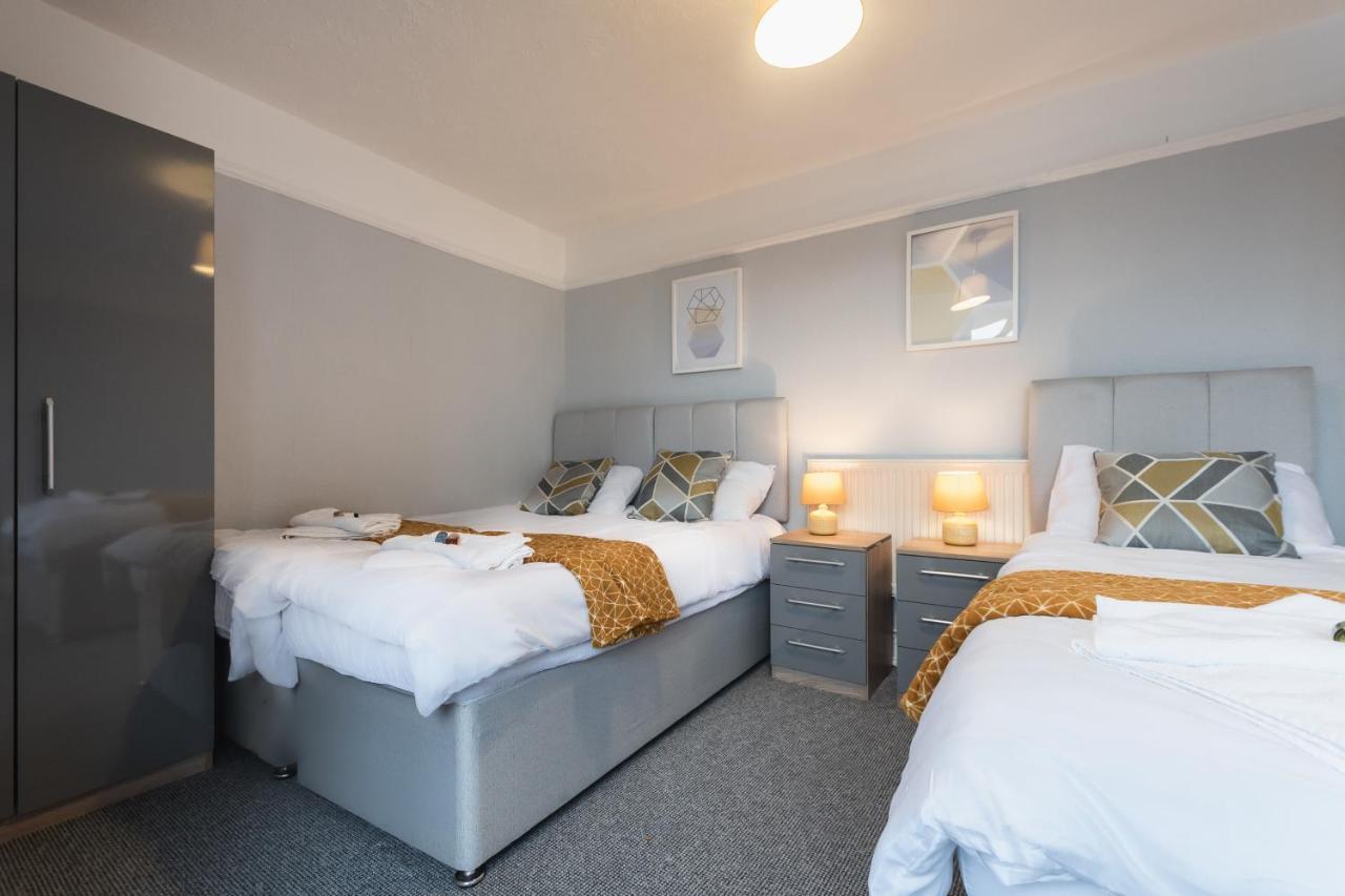 Best Price! Perfect Gunwharf Accommodation - 5 Single Beds Or Kingsize Free Parking Portsmouth Kültér fotó