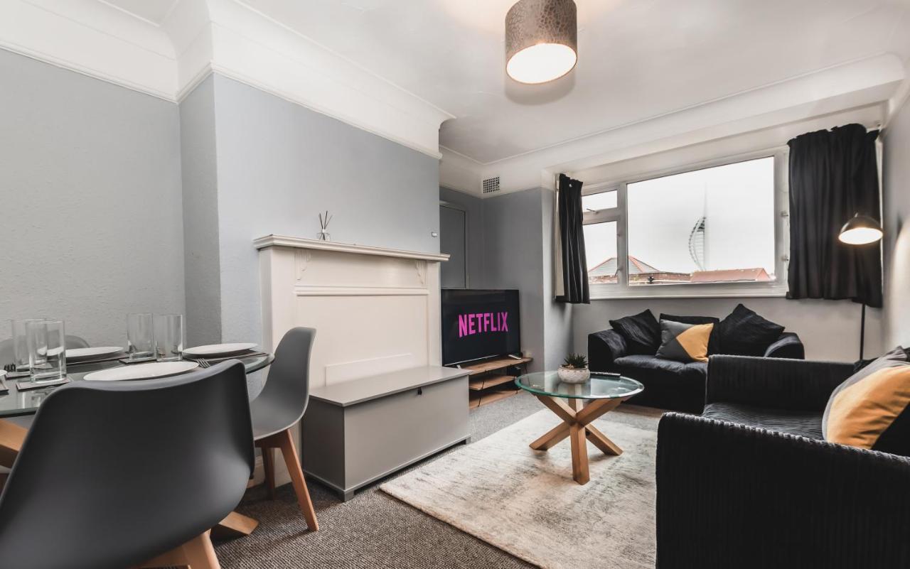 Best Price! Perfect Gunwharf Accommodation - 5 Single Beds Or Kingsize Free Parking Portsmouth Kültér fotó