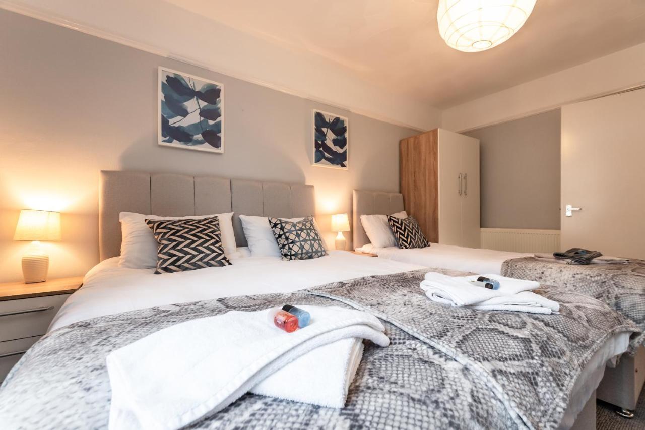 Best Price! Perfect Gunwharf Accommodation - 5 Single Beds Or Kingsize Free Parking Portsmouth Kültér fotó