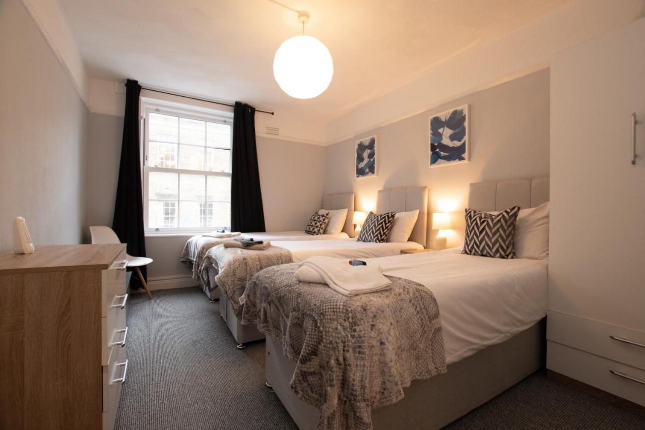 Best Price! Perfect Gunwharf Accommodation - 5 Single Beds Or Kingsize Free Parking Portsmouth Kültér fotó