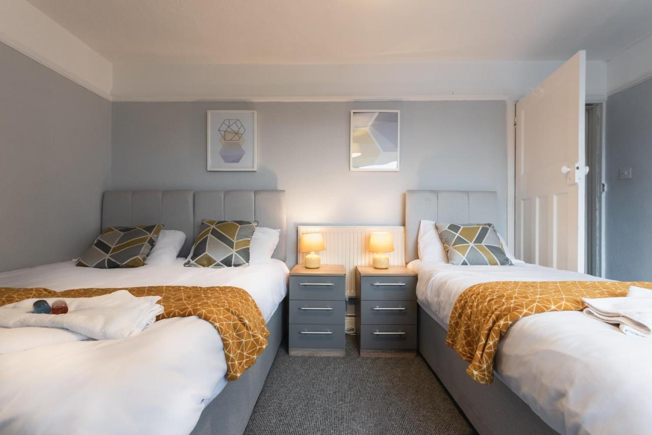 Best Price! Perfect Gunwharf Accommodation - 5 Single Beds Or Kingsize Free Parking Portsmouth Kültér fotó