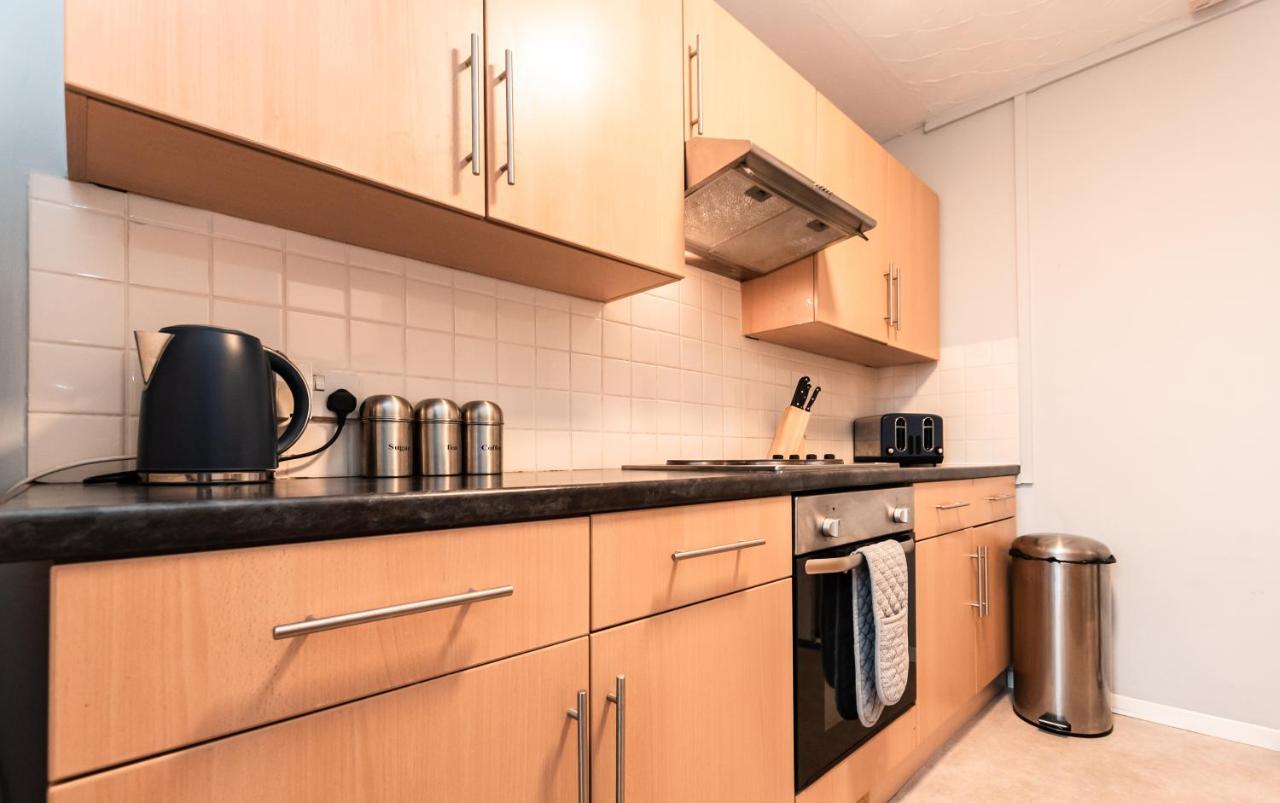 Best Price! Perfect Gunwharf Accommodation - 5 Single Beds Or Kingsize Free Parking Portsmouth Kültér fotó