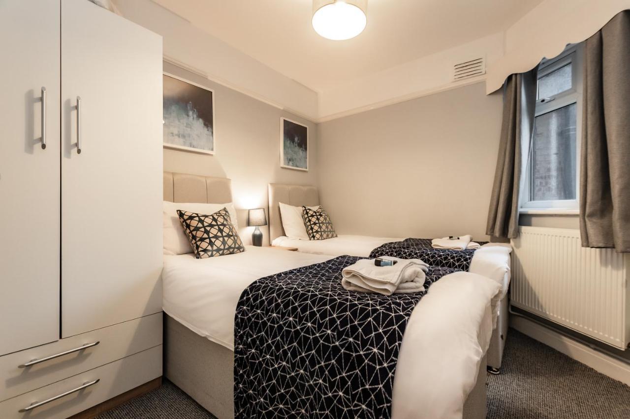 Best Price! Perfect Gunwharf Accommodation - 5 Single Beds Or Kingsize Free Parking Portsmouth Kültér fotó