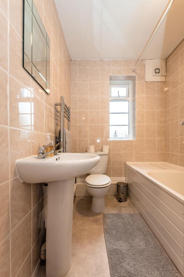 Best Price! Perfect Gunwharf Accommodation - 5 Single Beds Or Kingsize Free Parking Portsmouth Kültér fotó