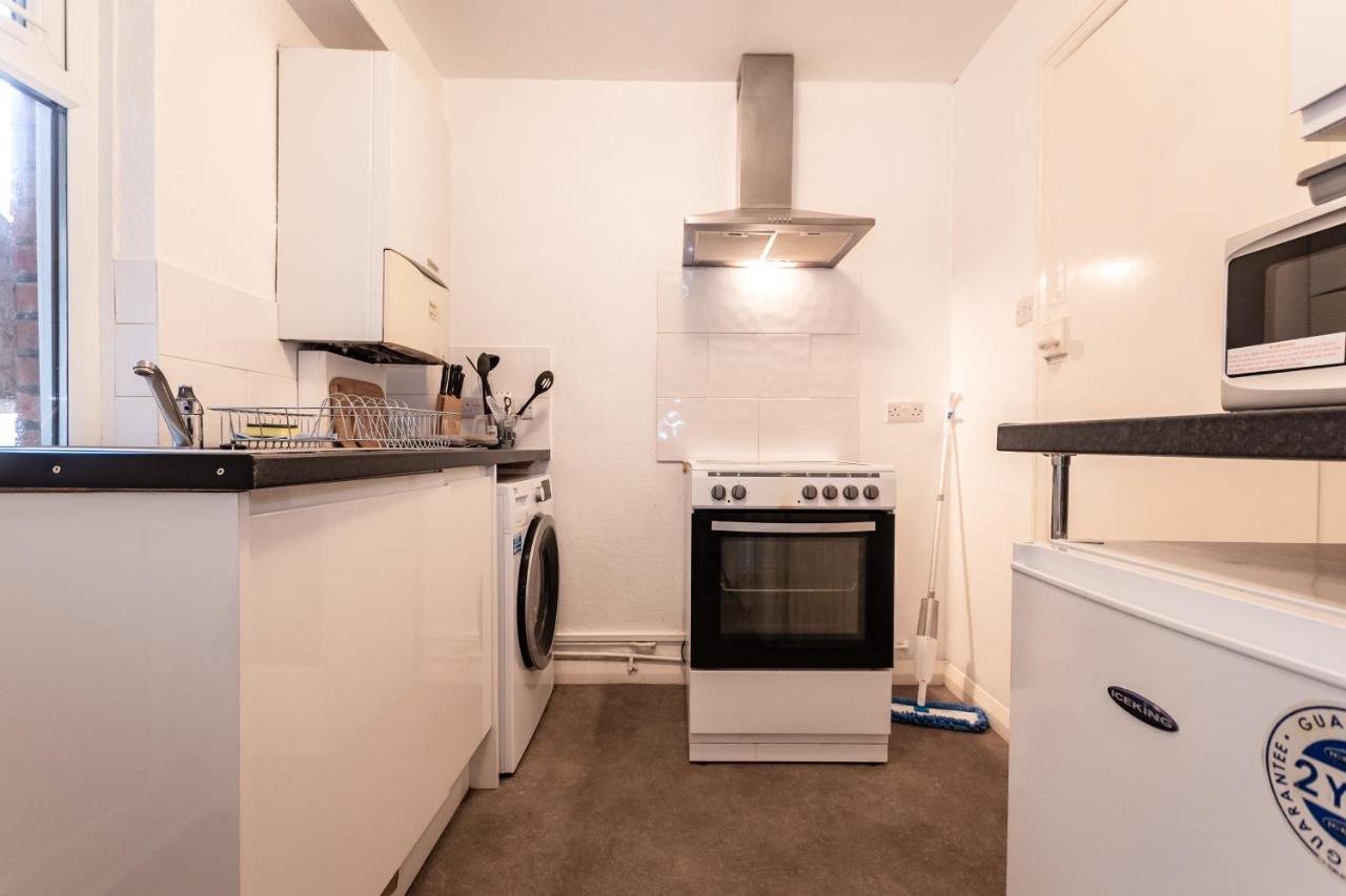 Best Price! Perfect Gunwharf Accommodation - 5 Single Beds Or Kingsize Free Parking Portsmouth Kültér fotó