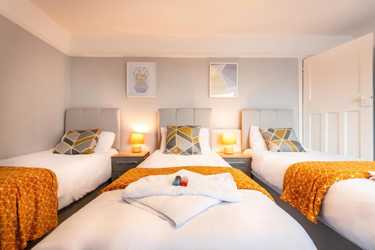 Best Price! Perfect Gunwharf Accommodation - 5 Single Beds Or Kingsize Free Parking Portsmouth Kültér fotó