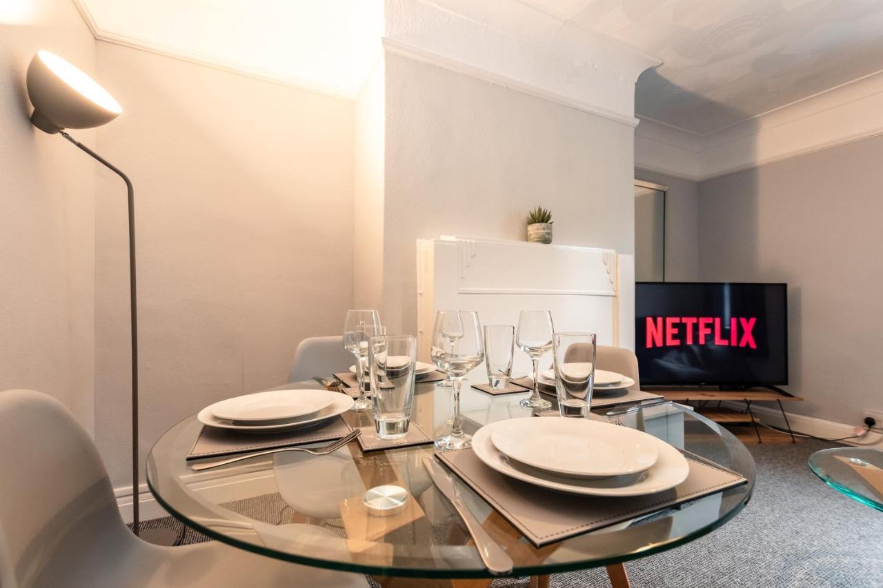 Best Price! Perfect Gunwharf Accommodation - 5 Single Beds Or Kingsize Free Parking Portsmouth Kültér fotó