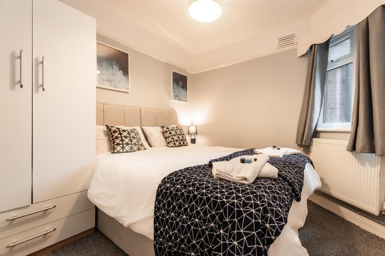 Best Price! Perfect Gunwharf Accommodation - 5 Single Beds Or Kingsize Free Parking Portsmouth Kültér fotó