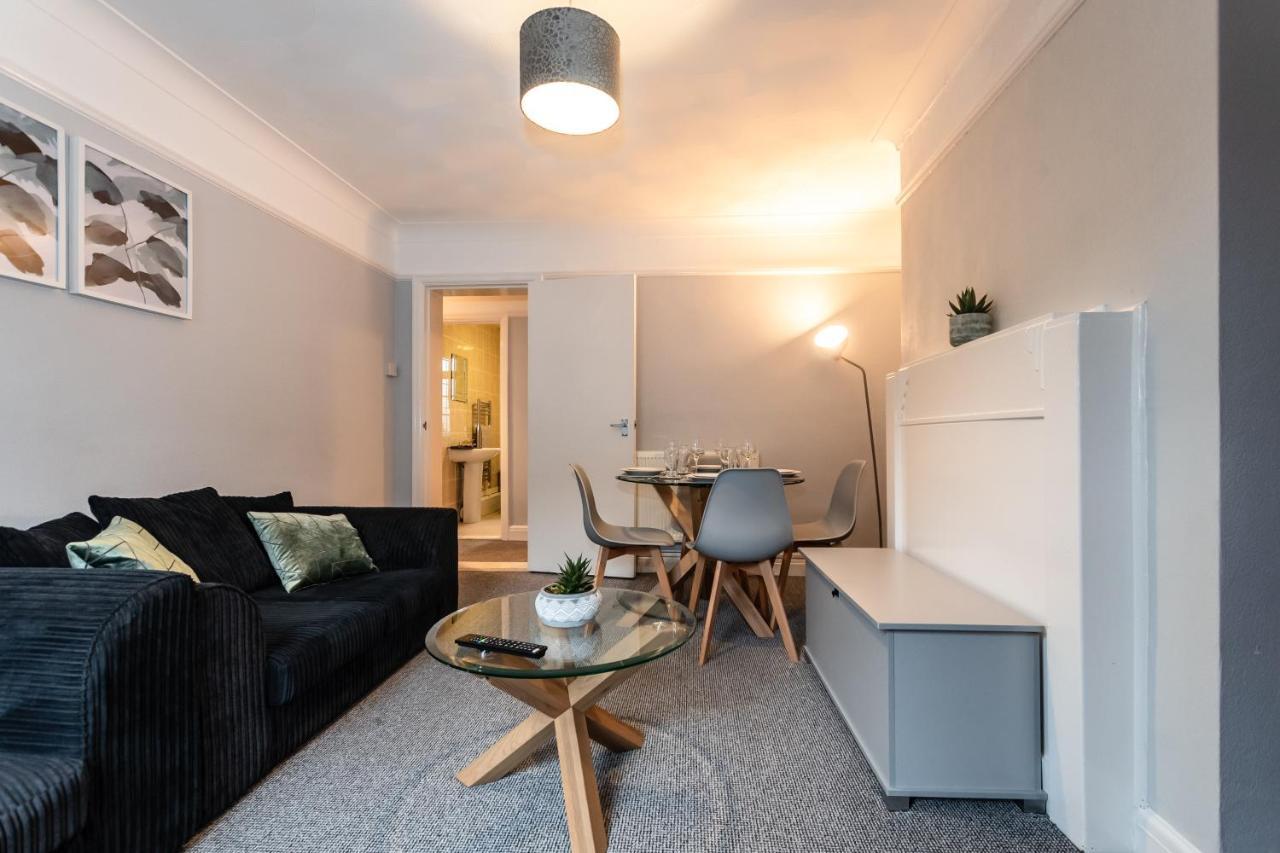 Best Price! Perfect Gunwharf Accommodation - 5 Single Beds Or Kingsize Free Parking Portsmouth Kültér fotó